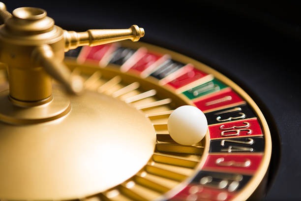 Betting layout and chip placement on Roulette table